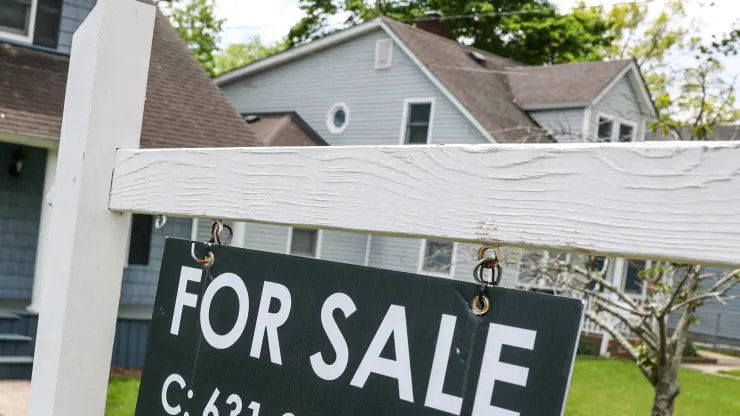 REAL ESTATE Mortgage demand inches higher
