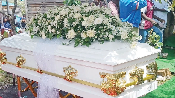 Mbuya Stella Chiweshe Casket Destroyed, Buried In Rukukwe (Reed Mat)