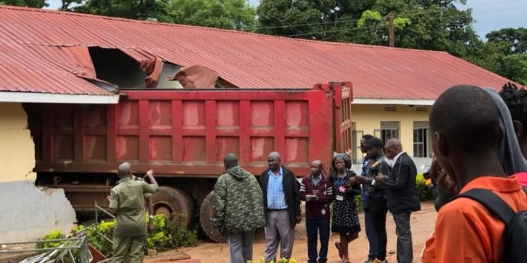 Disaster Strikes As Truck Crashes Into Classroom [Image: Twitter/@ntvuganda]