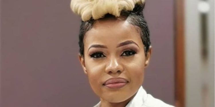 Kelly Khumalo's sister Zandile Khumalo Gumede has drawn ire from the public on Twitter when she recently asked to testify behind closed doors during the ongoing Senzo Meyiwa trial.