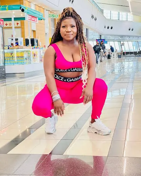 Makhadzi makes huge losses, forced to sell her sneakers at half price