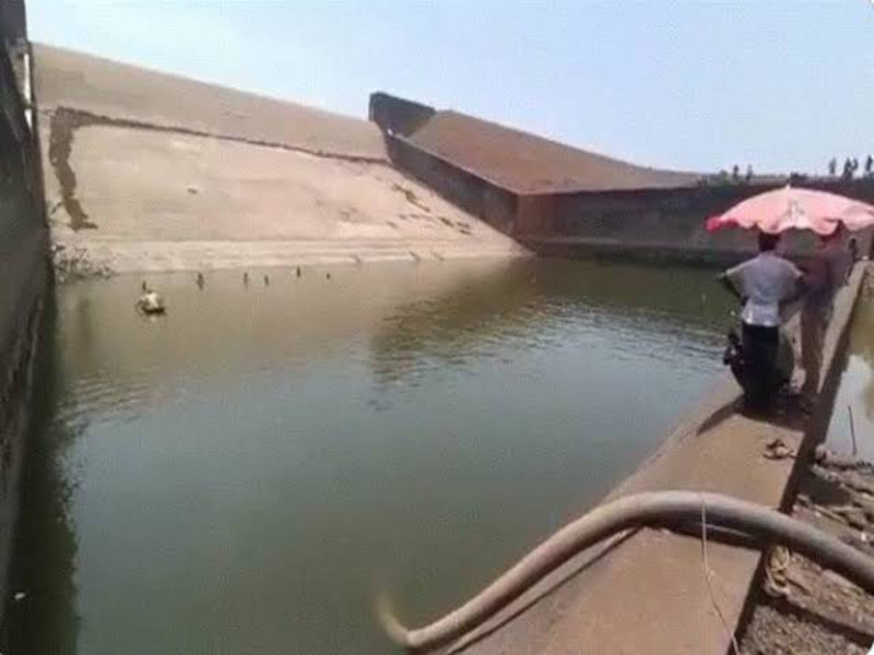 Simply stupid: Government official drains entire dam to retrieve lost phone