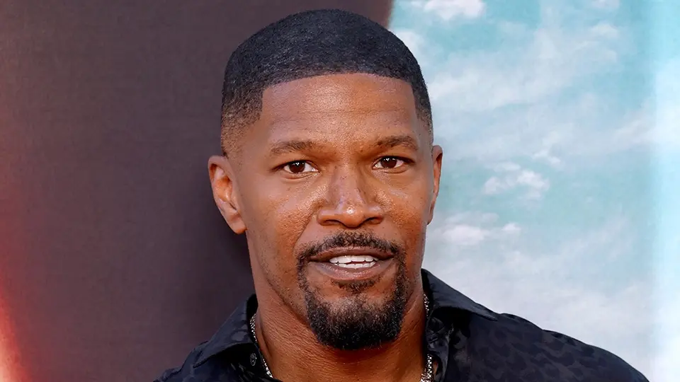 Actor Jamie Foxx left paralyzed, blind after covid-19 vaccination complication