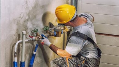 An Essential Guide to Becoming a Plumber with an Average Salary and FAQs