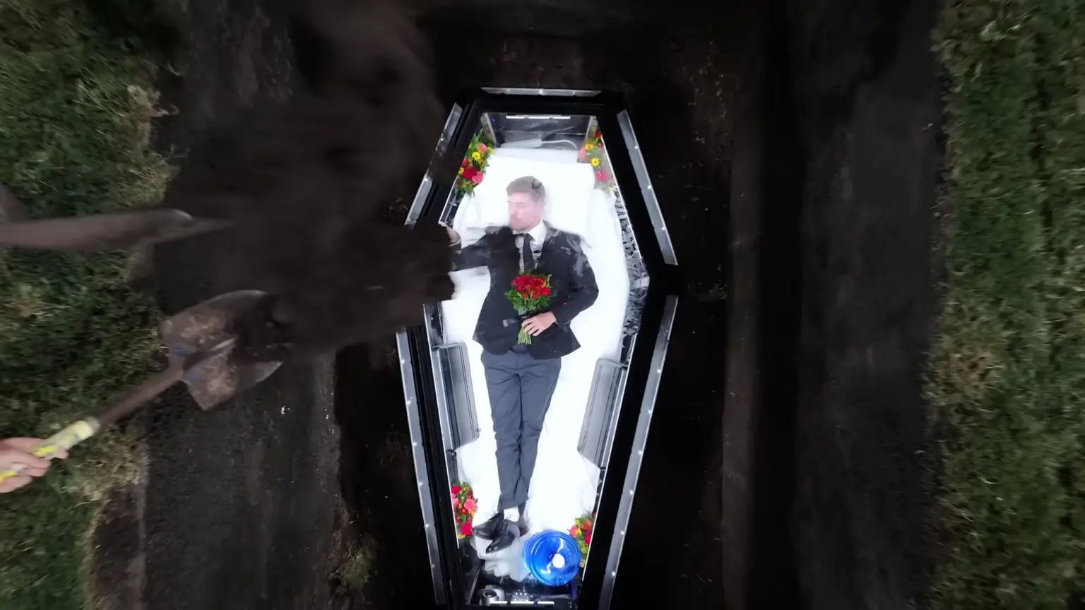 YouTuber MrBeast had claustrophobes heading for the hills after getting buried alive for a week for his latest stunt.MrBeast/YouTube